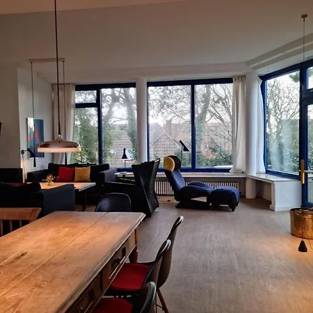 The Blue House Modern Retreat *